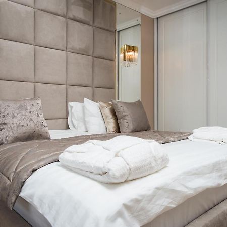 Rakhat Hotel Uralszk Kültér fotó