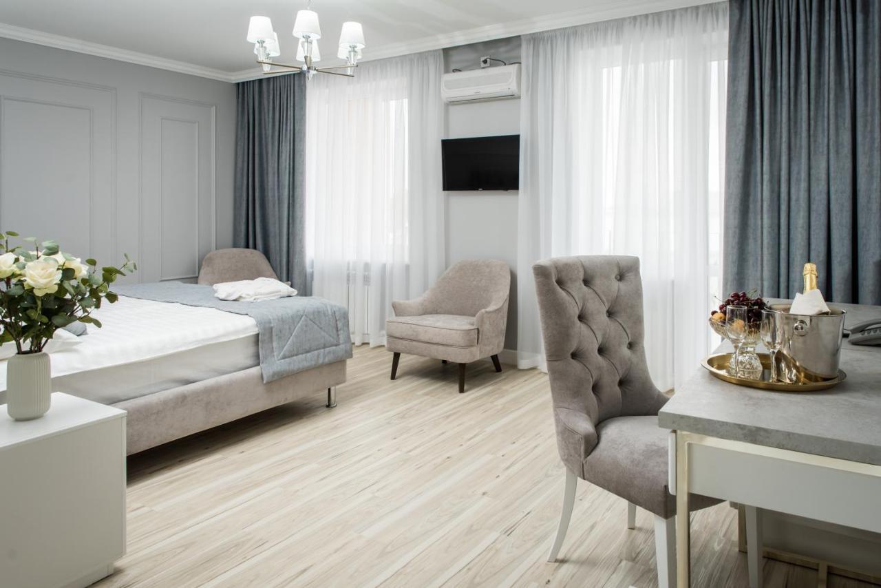 Rakhat Hotel Uralszk Kültér fotó