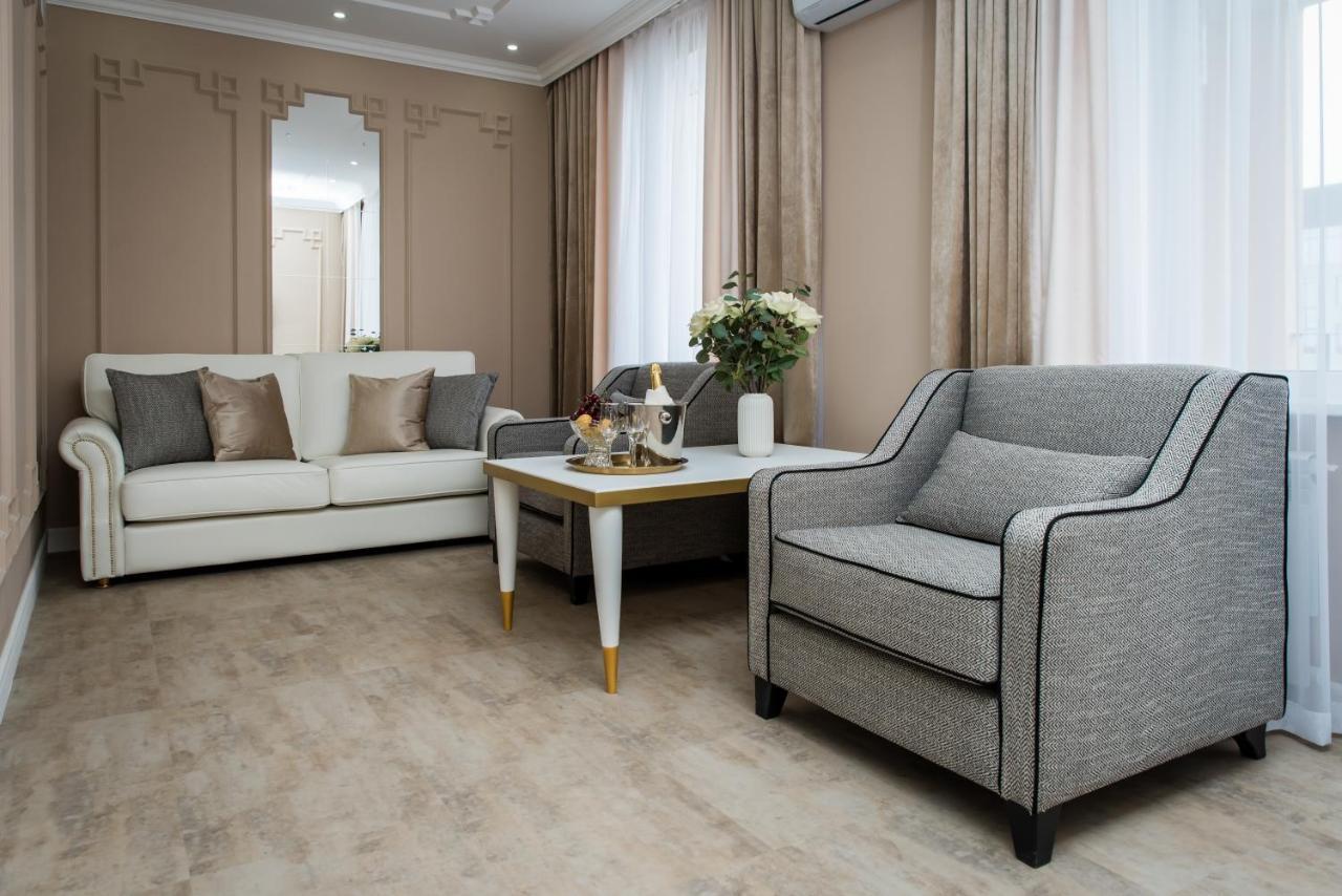 Rakhat Hotel Uralszk Kültér fotó