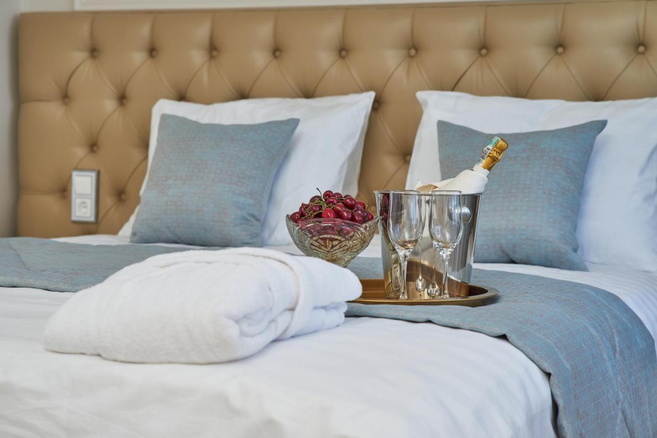 Rakhat Hotel Uralszk Kültér fotó
