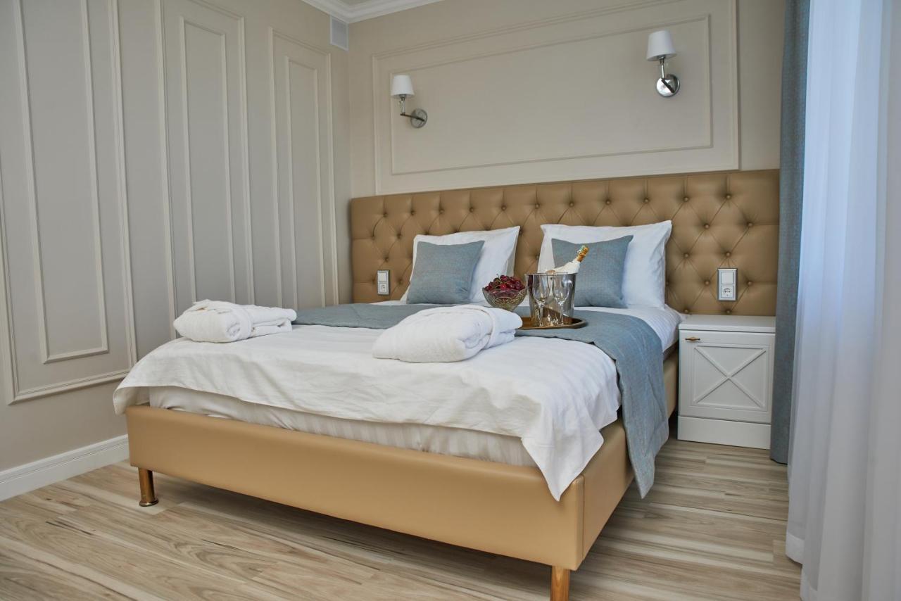 Rakhat Hotel Uralszk Kültér fotó